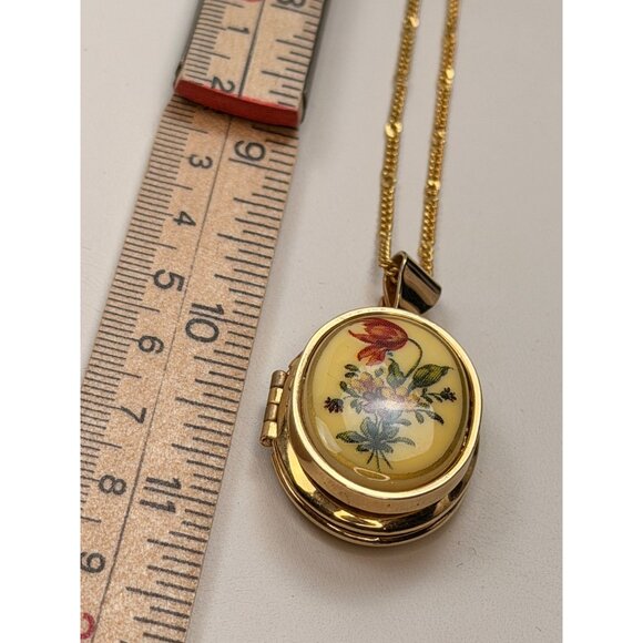 Vintage victorian style Gold-Tone Floral Oval Locket Necklace With Chain - Picture 6 of 12